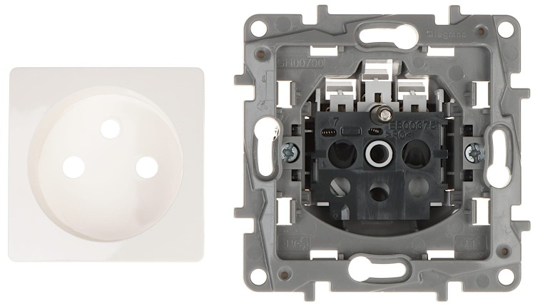 GNIAZDO POJEDYNCZE LE-664536 Niloe 230V 16A LEGRAND-1322195